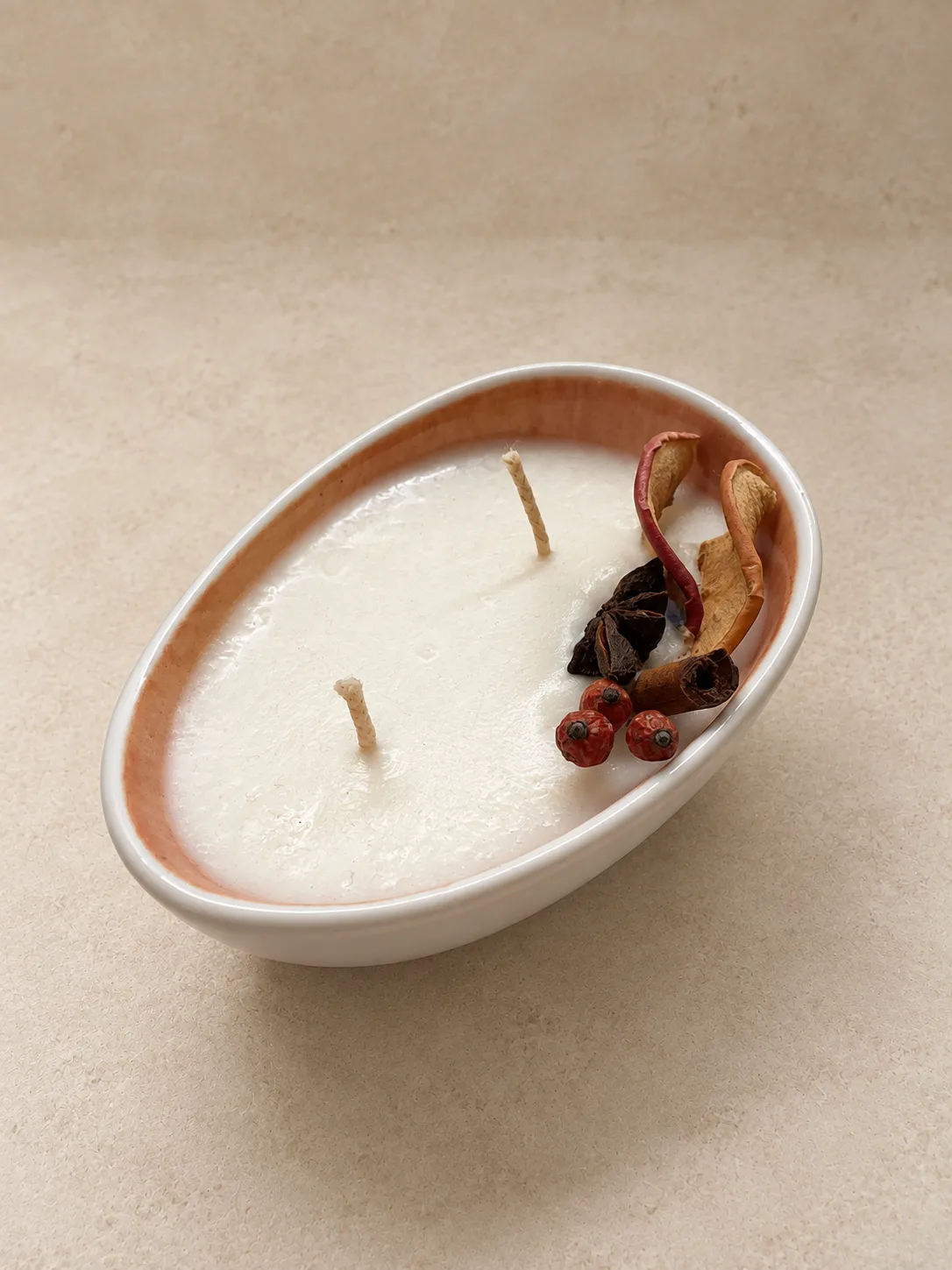 candela ovale in ceramica con spezie — Girardini Bomboniere Camisano Vicentino