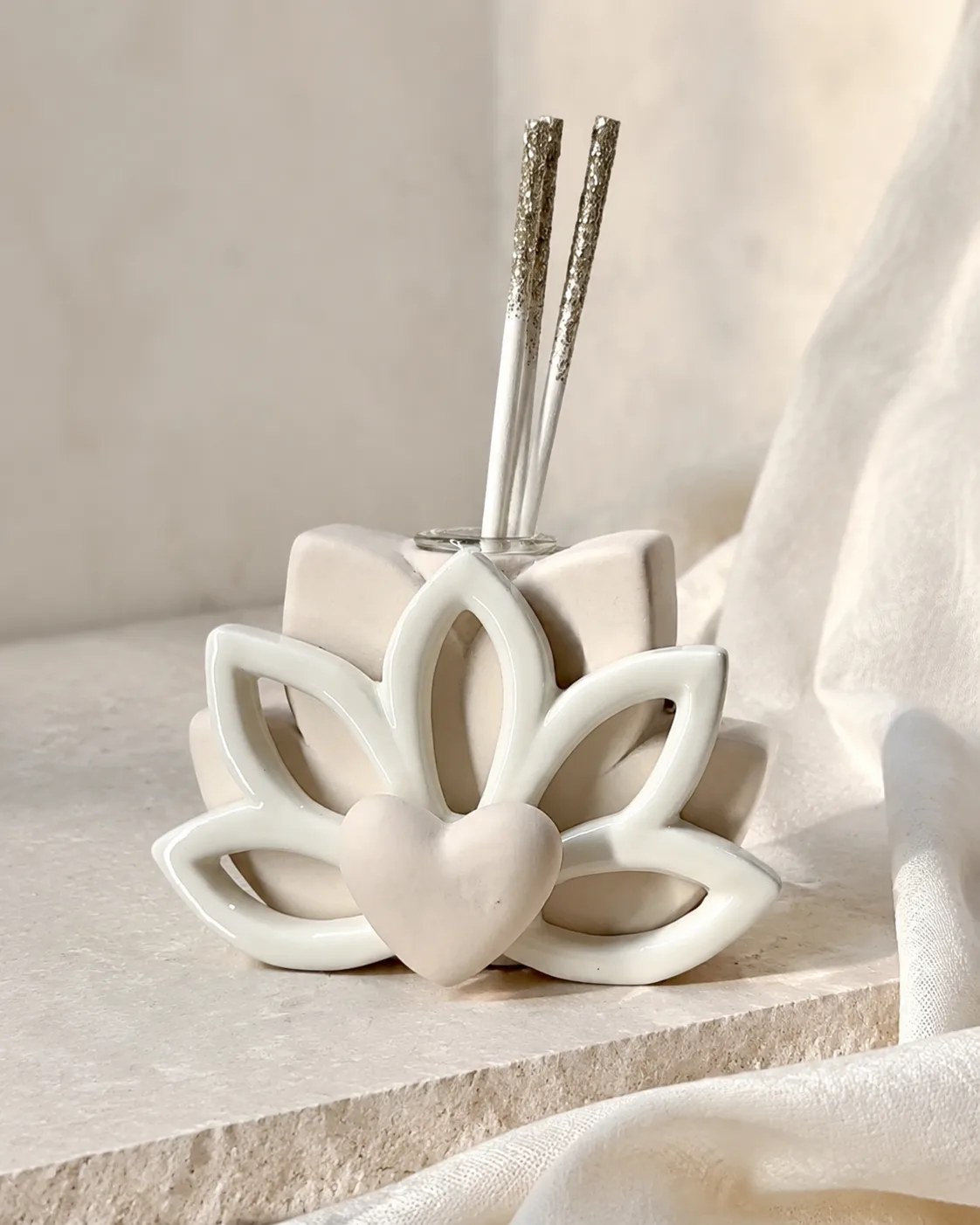 diffusore a loto in ceramica avorio — Girardini Bomboniere Camisano Vicentino