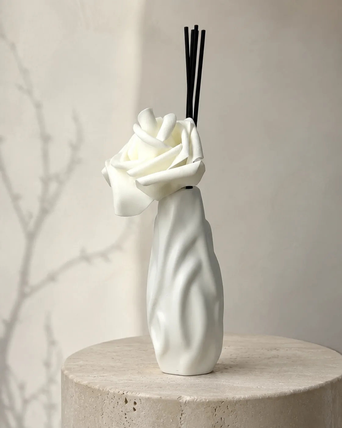diffusore avorio con rosa e canne nere — Girardini Bomboniere Camisano Vicentino