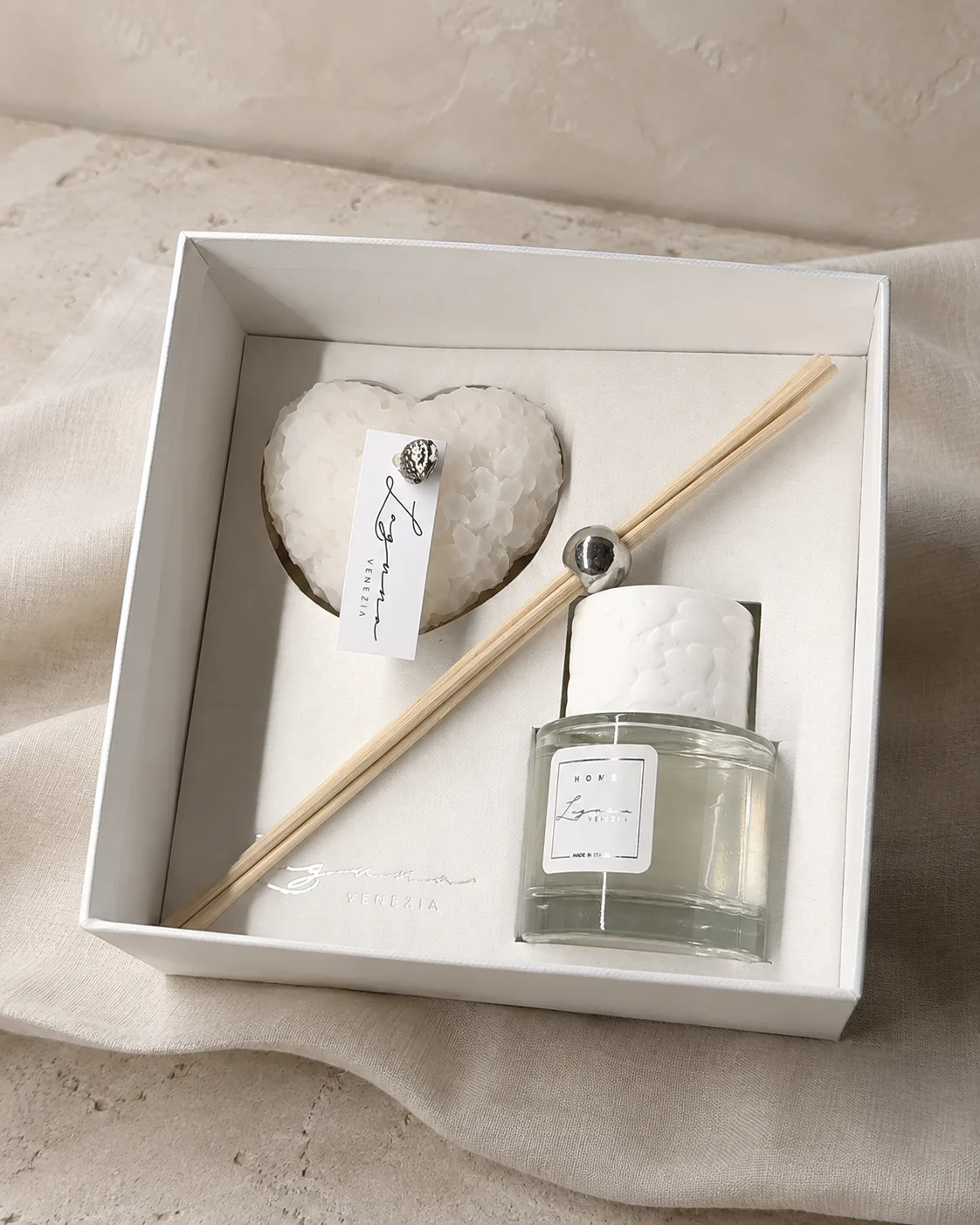 scatola regalo avorio con candela e profumo — Girardini Bomboniere Camisano Vicentino